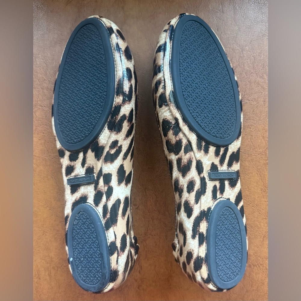 Tory Burch Reva Leopard Ballet Flats Sz 8M Patent Logo EUC - Picture 10 of 12